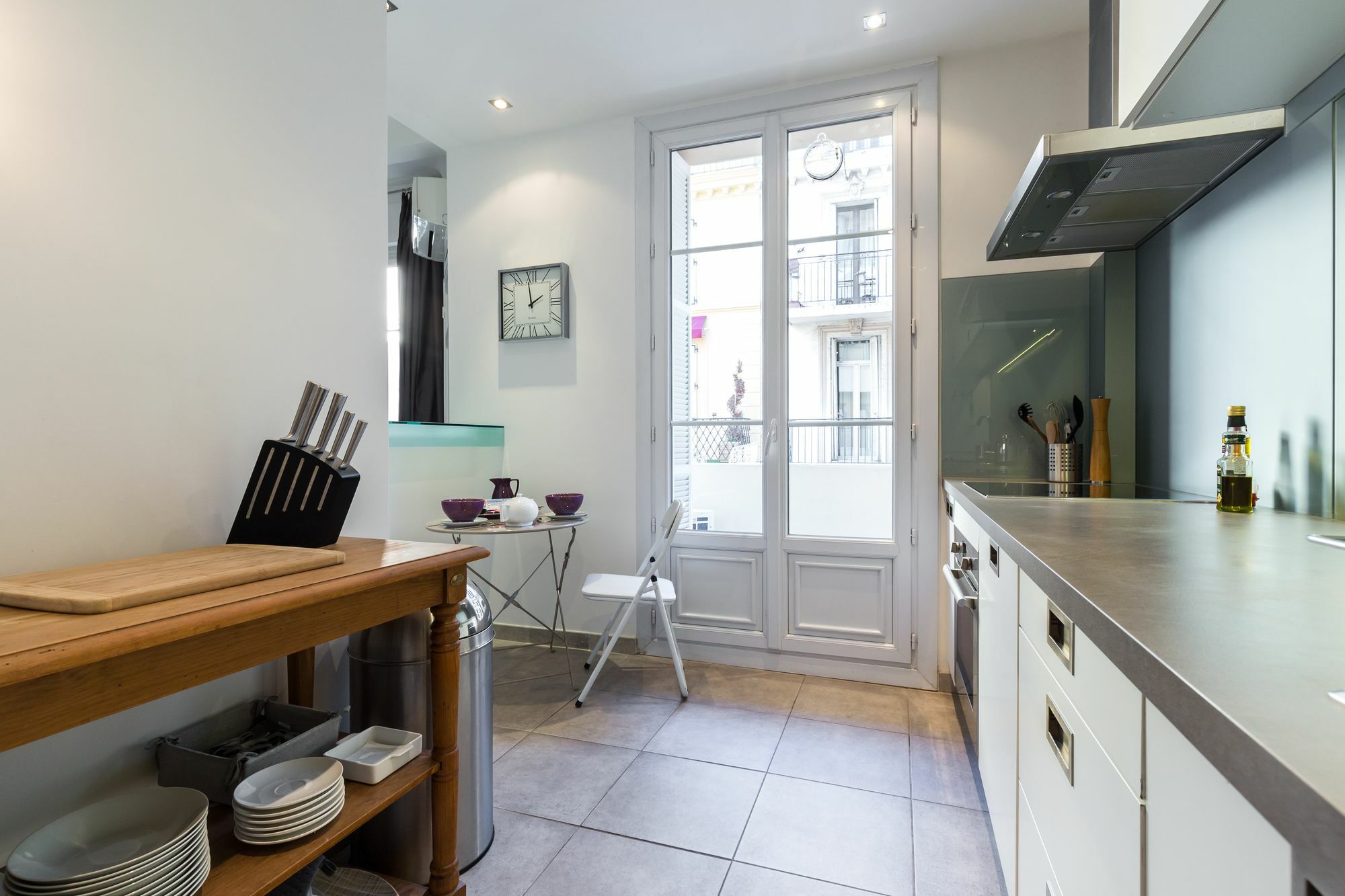 Centrally Located Modern 2 Bed Apartment In Cannes With Aircon And High Ceilings And Modern Design 696 ภายนอก รูปภาพ